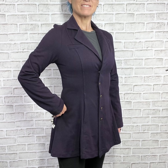 💜 |•WEARABLES•| Vintage Deep Purple Button Down Jacket Size Medium - Picture 2 of 9